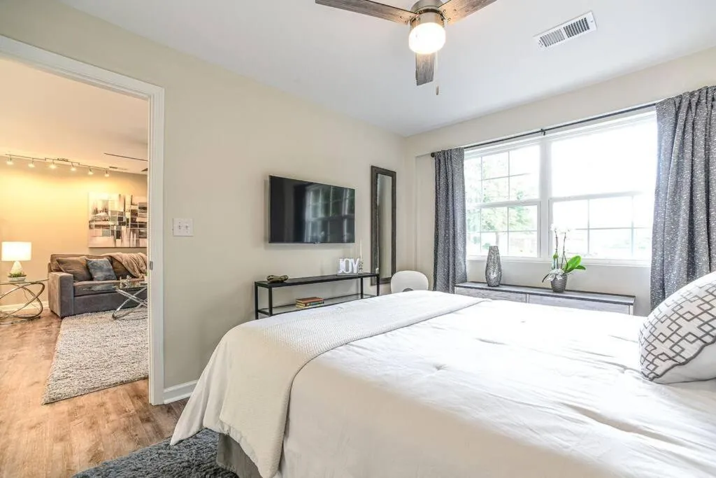 Image 5 of ground level flat with washer-dryer & easy parking