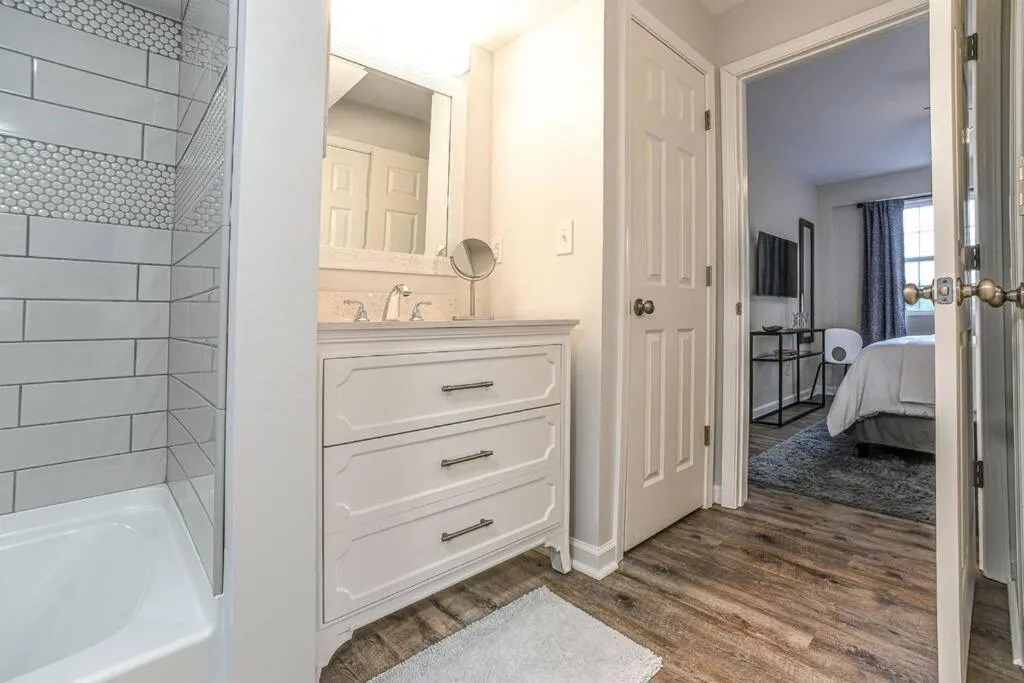 Image 2 of ground level flat with washer-dryer & easy parking